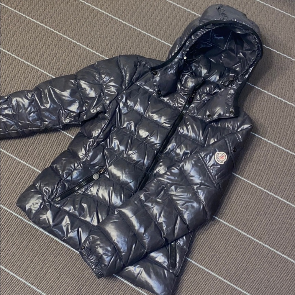 Moncler women’s bady slim short down jacket w/hood